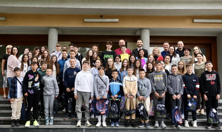 „Спојимо дјецу Косова и Метохије и РС“