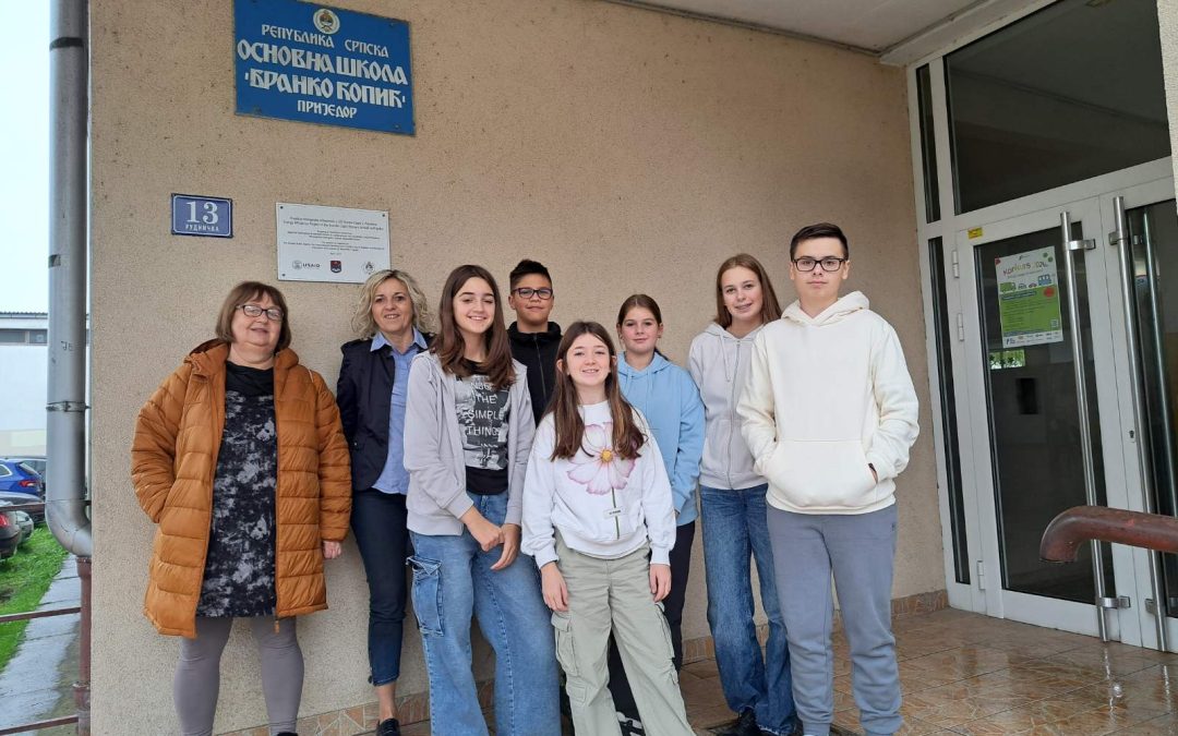 „Поклони књигу, поклони себи друга“