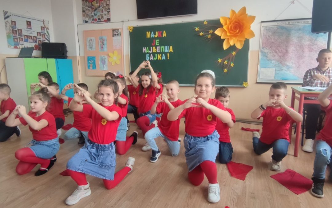 „Мајка је најљепша бајка“                                                                          Осмомартовска приредба у ПО Гомјеница